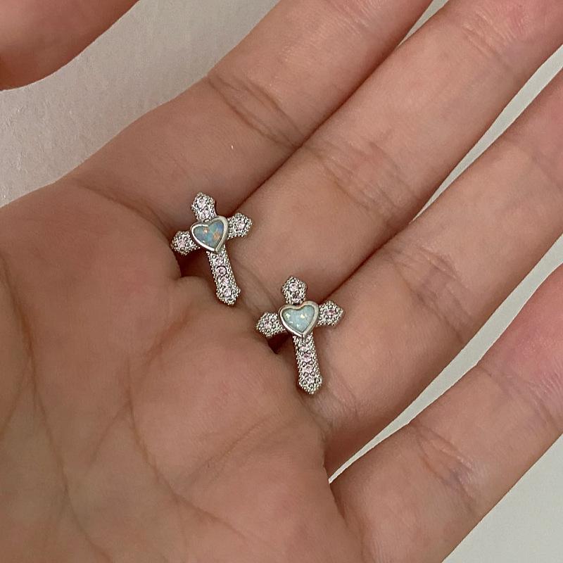 Gothic Punk Rhinestones Cross Stud Earrings for Women Men Personality Hip-Hop Heart Crystal Earrings Statement Jewelry Gifts
