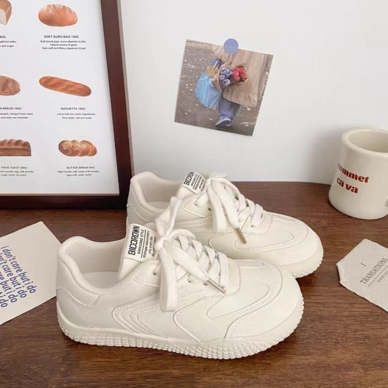 Schuhe mit dicker Sohle Damen vielseitig Herbst neu Nische Low-Top atmungsaktiv vielseitig Student weiße Schuhe