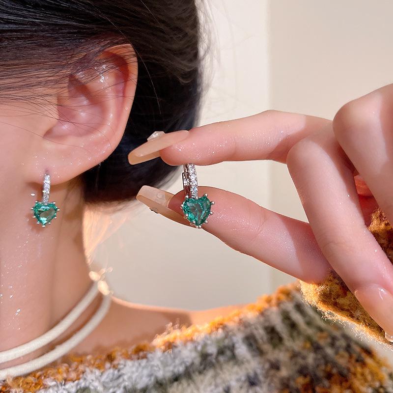 South Korean Elegant Zircon Hoop Earrings - Trendy, Versatile Plain Hoops with Love Design
