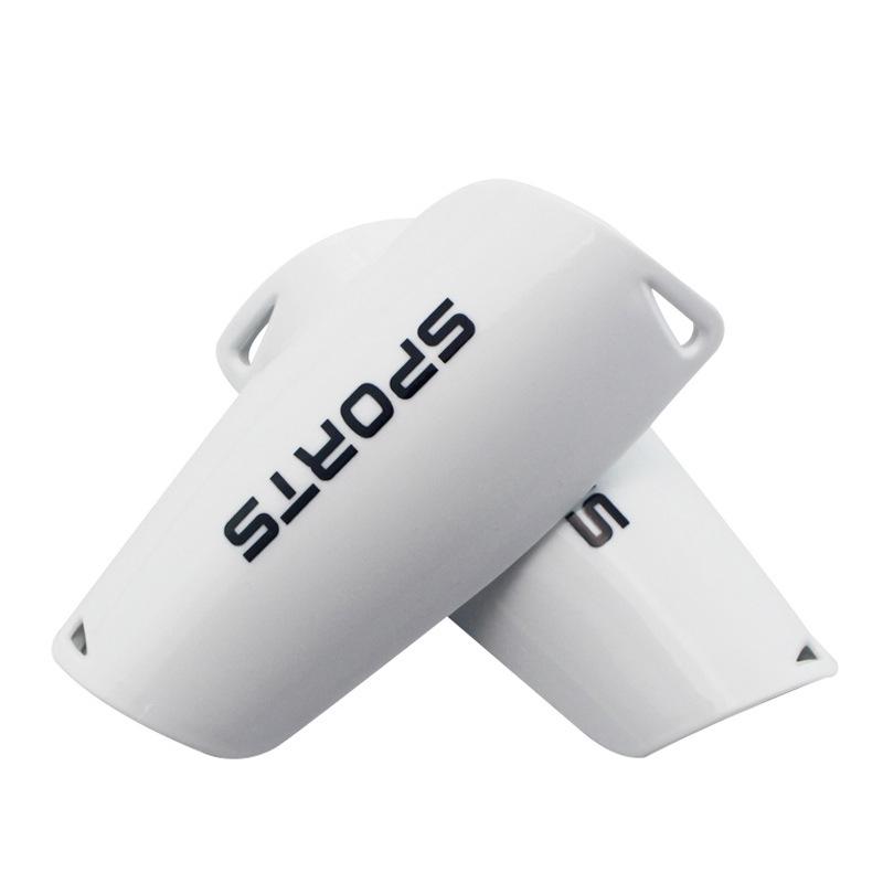 Atmungsaktive Schienbeinschoner-Ärmel im Taschenformat: Fußballsocken mit weichen Einsätzen für Erwachsene & Jugendliche.