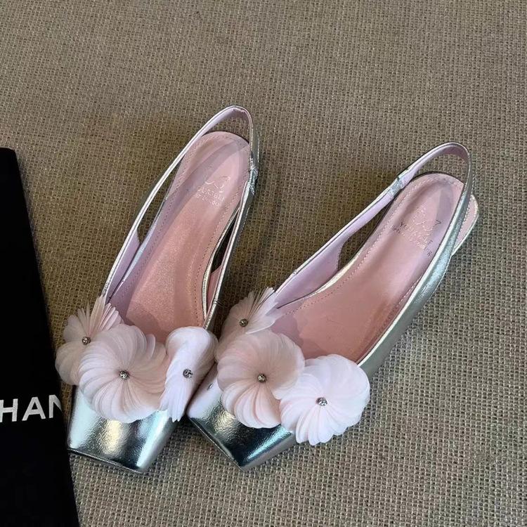 

[youshilai] French flower decorative buckle head sandals 2025 summer one-word buckle strap flat slippers 40