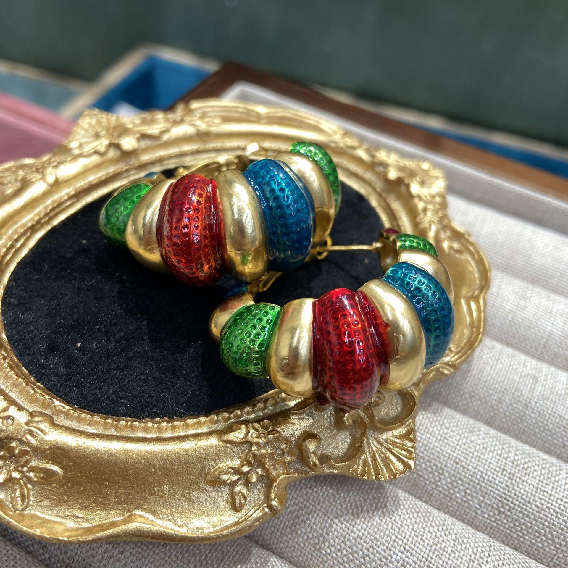 

Серьги-круассаны с цветной эмалью, индивидуальный дизайн, высококачественные серьги из настоящего золота с медным покрытием