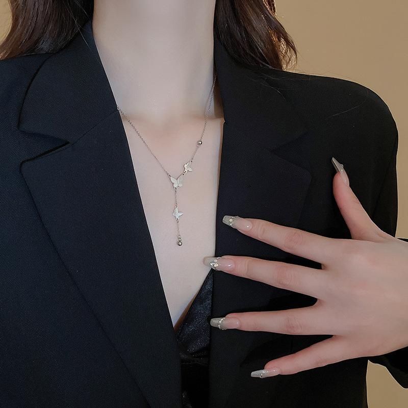 Women's Silver Titanium Steel Necklace with Micro-Inlaid Zircon - Elegant, Durable Clavicle Chain Jewelry