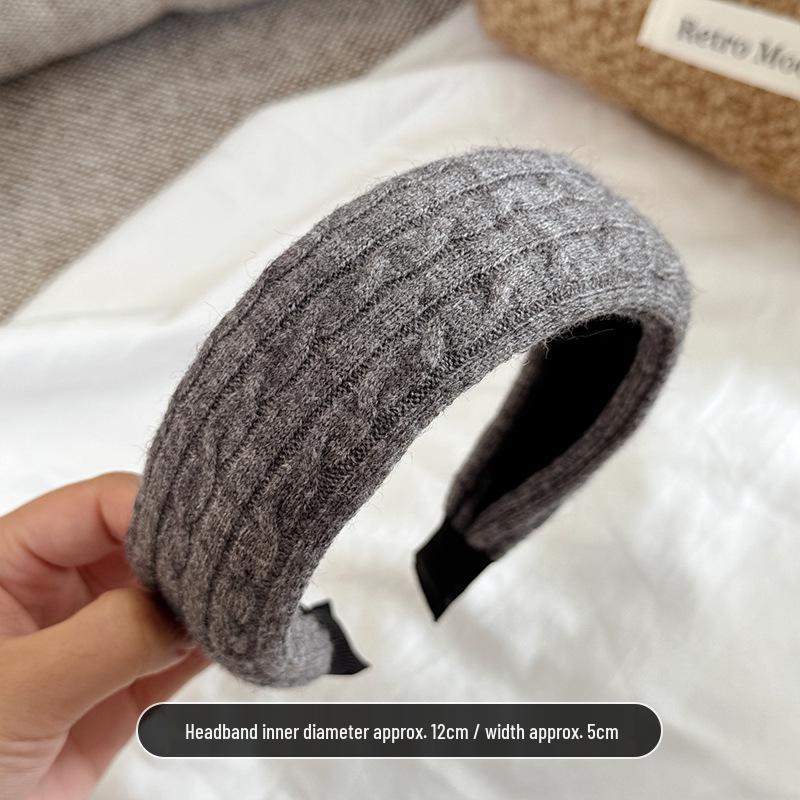 Korean Style Cable Knit Headband for Women – Elegant Autumn/Winter Hair Accessory