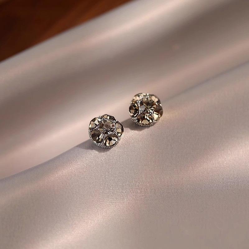 ins round rhinestone stud earrings design earrings 2025 new popular earrings
