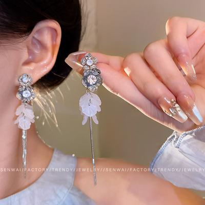 Super Fairy Silver Flower Fringed Earrings Women's Light Luxury Temperament Stud Earrings Long Elegant Earrings