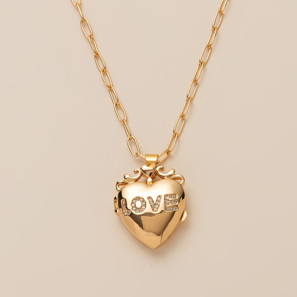 Love Flower Album Pendant Square Opening And Closing Necklace Niche Design Opening And Closing Love Pendant Collarbone Chain