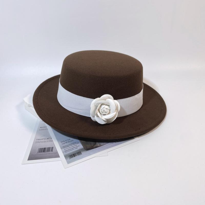 Hepburn Style Flower Flat Top Small Brim Woolen Hat Women's Autumn and Winter French Retro High-end Sense Showing Face Small Temperament Top Hat