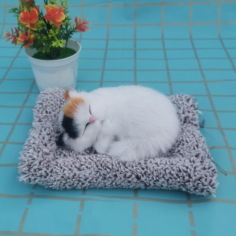 Simulovaná mňoukající kočka plyšová hračka s bambusovým uhlím sáček ozdoba pro děti