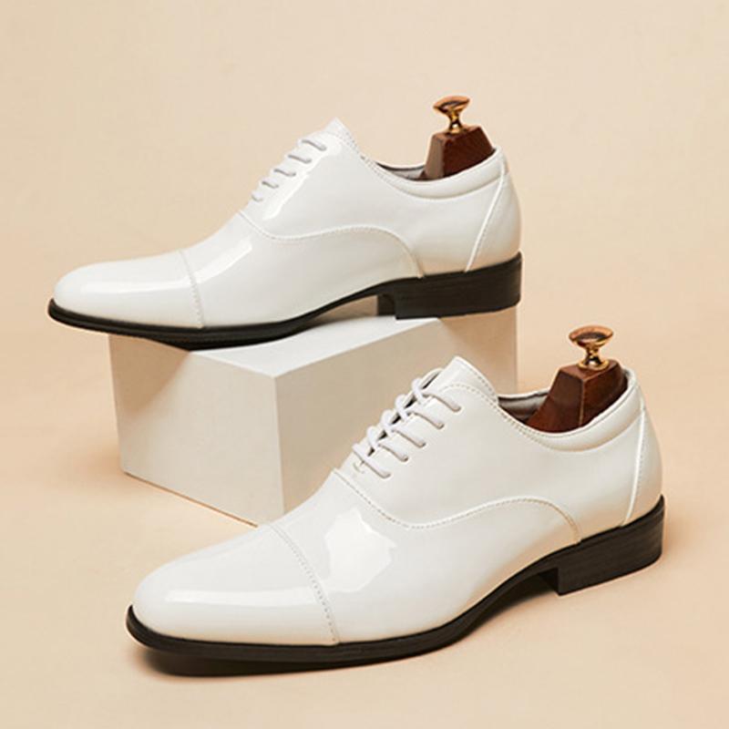 New Men's White Black Pointed Lace Up Business Flats Derby Shoes Male Luxury Designer Homecoming Wedding Dress Footwear