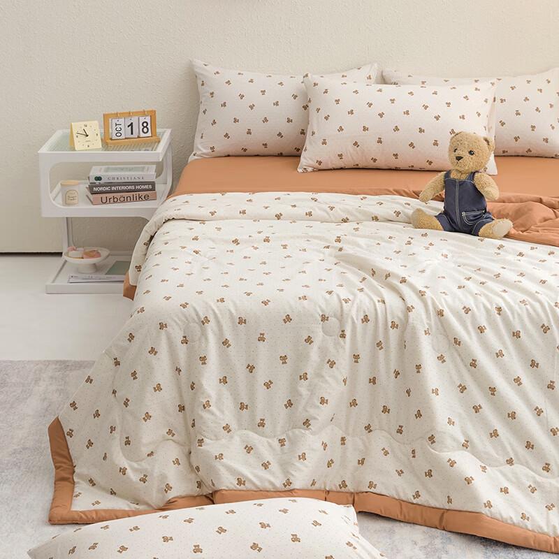 Belle Anna Lightweight Soybean Summer Quilt