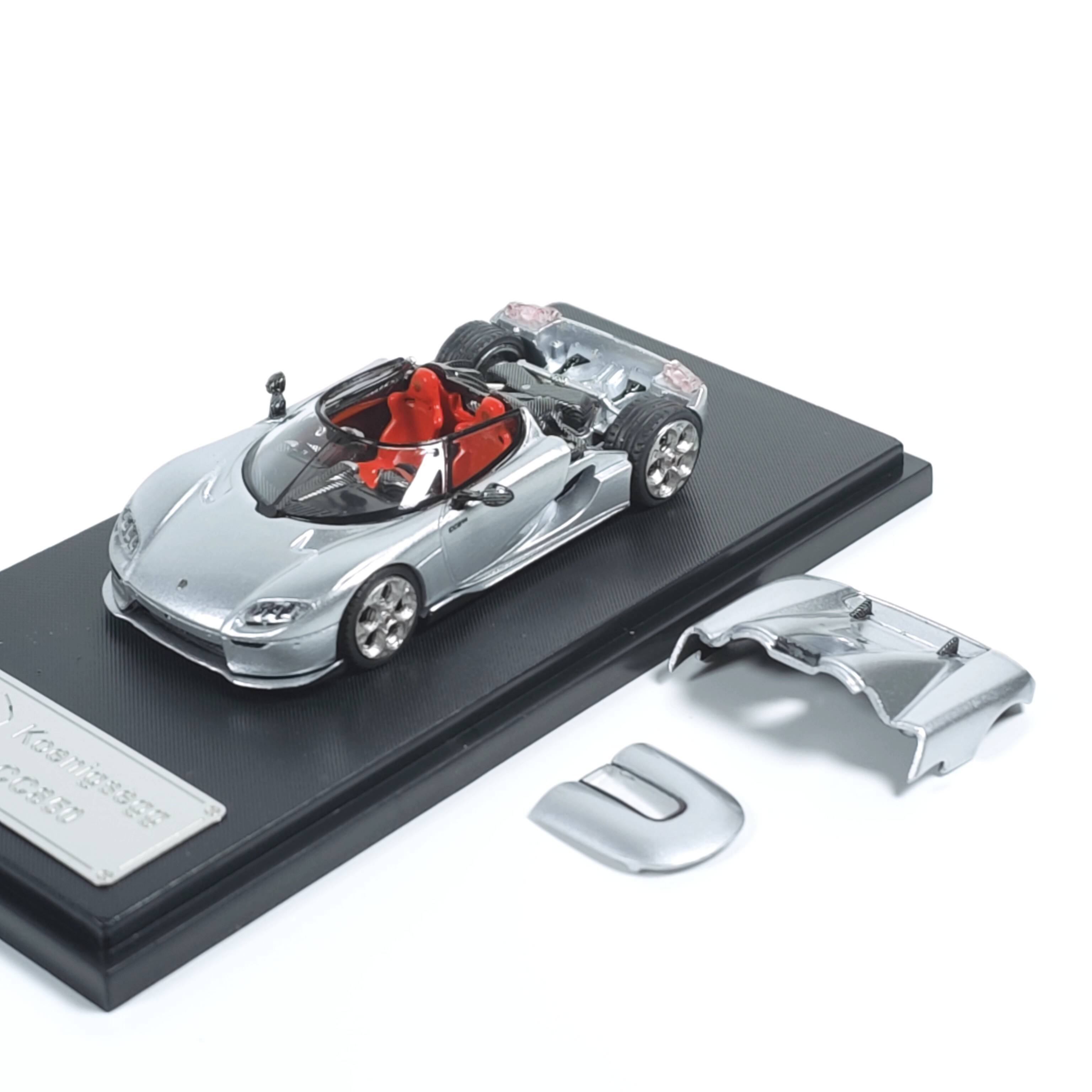 RM Rhino 1:64 CC850 silver Magnetic Rear Cover Alloy Car Model Collection серебряный