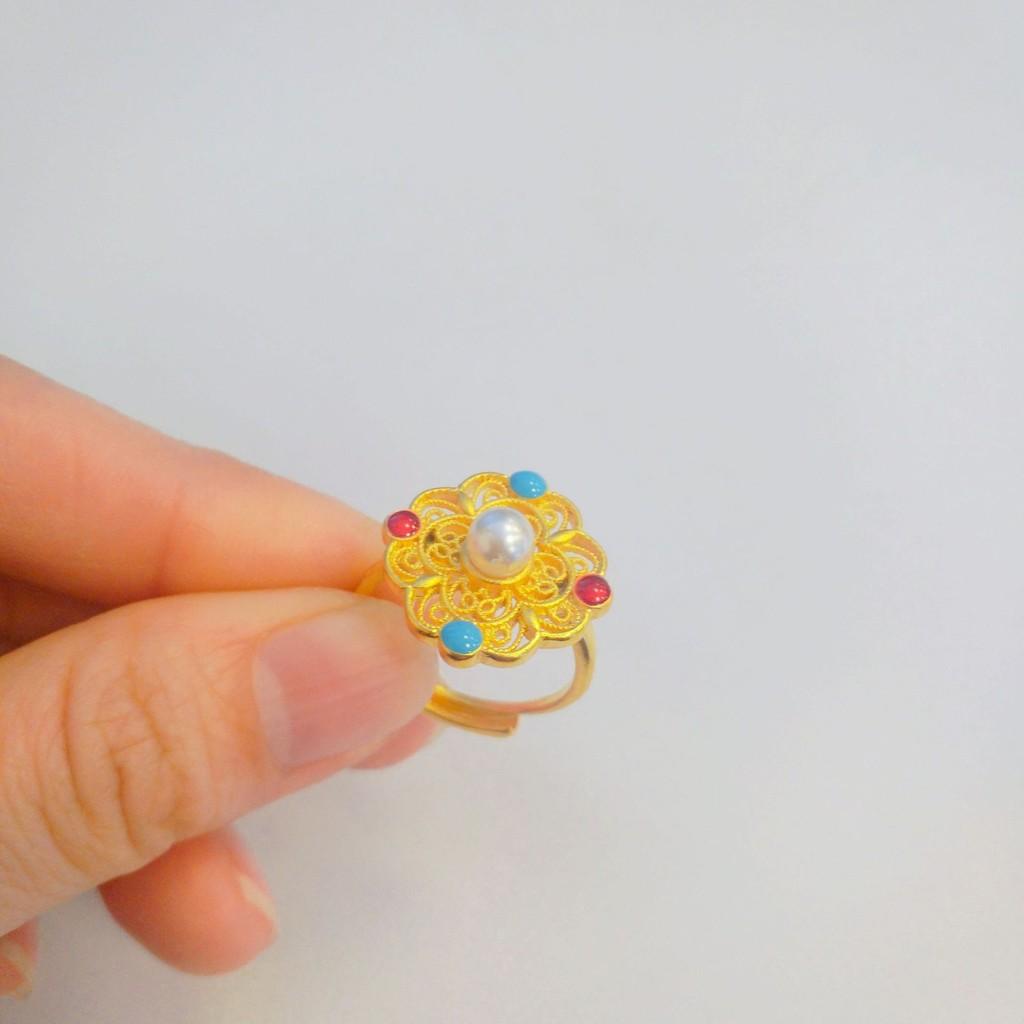 Antique Style Charming Enamel Ring With Royal Flower Design Perfect For 2024 Spring