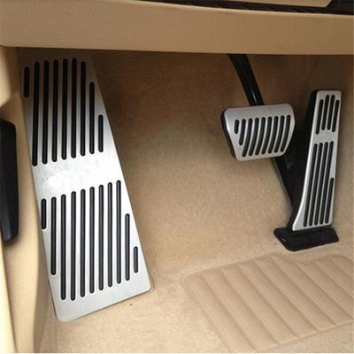 Yüksek Kaliteli Araba Aksesuarları BMW E60 E61 AT/MT Hızlandırıcı Fren Footrest Pedalı Etiket Alüminyum alaşımlı Styling Plaka
