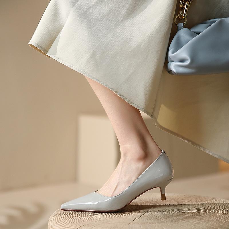 Frühling 2025 neue spitz zulaufende nude High Heels Damen dünne Absätze leichter Mund Einzelne Schuhe Weiblichkeit OL Pendler Damenschuhe