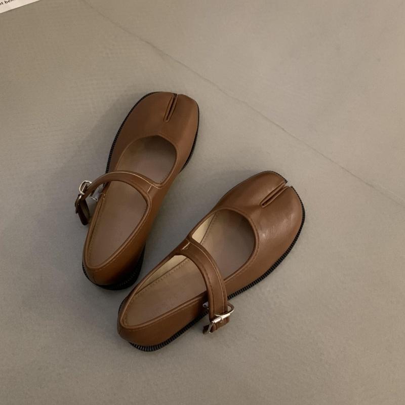 

Bailamos Women Split Toe Shoes Ladies Square Toe Retro Single Shoes Shallow Mouth Flats Mary Jane Sandals Casual Slip On Shoes 35