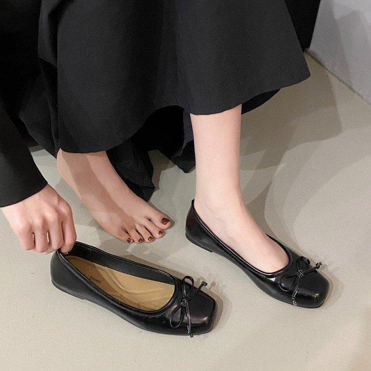 Silver Single Shoes Women's Autumn 2025 New Square Head Small Leather Shoes Light Mouth Beanie Shoes Gentle Wind Bow Ballet Shoes