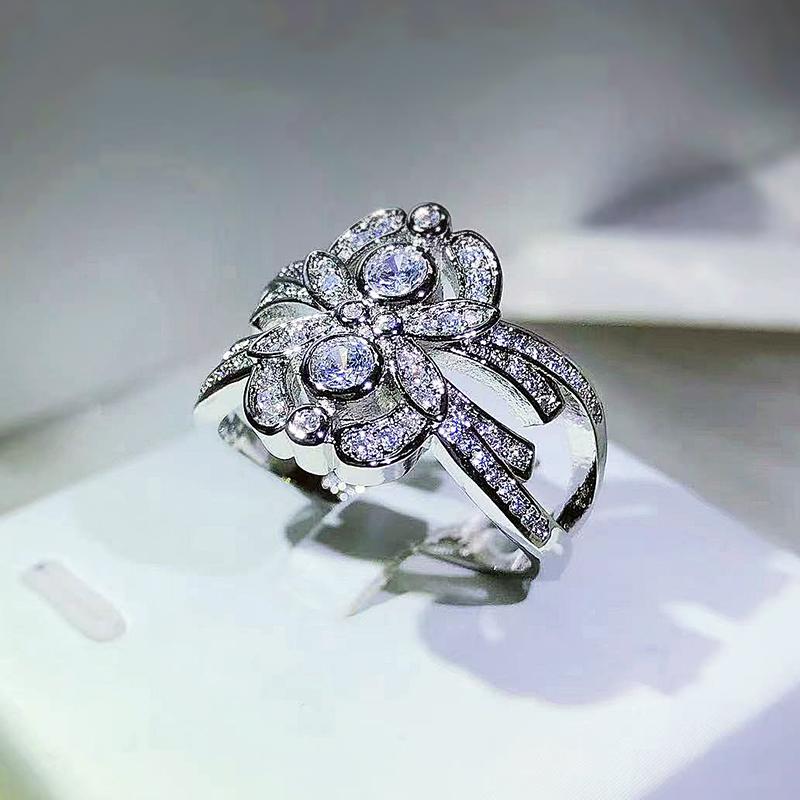 Jaunums Balta cirkona zieda gredzens sievietēm Unikāls stils Simetrisks zieda gredzens Ballītes dzimšanas dienas dāvana