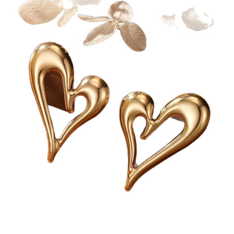 Simple Fashion Heart Shaped Stud Earrings For Women Jewelry