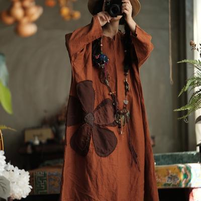 Moteriškos vintažinės laisvos suknelės V formos iškirpte