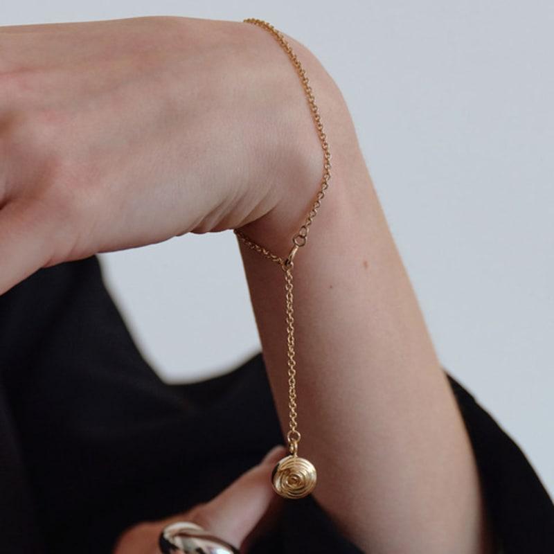 

YUNICITE MYSTERIOUS APERTURE B GOLD