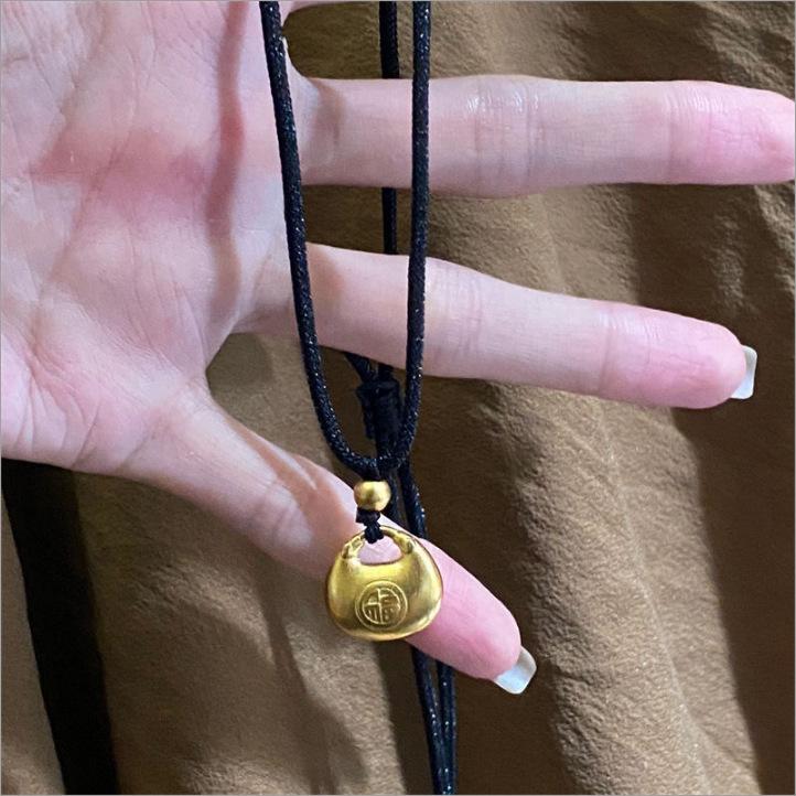 Xiaohongshu Gradual Change Love Necklace Female Cold Wind Collarbone Chain High Design Necklace