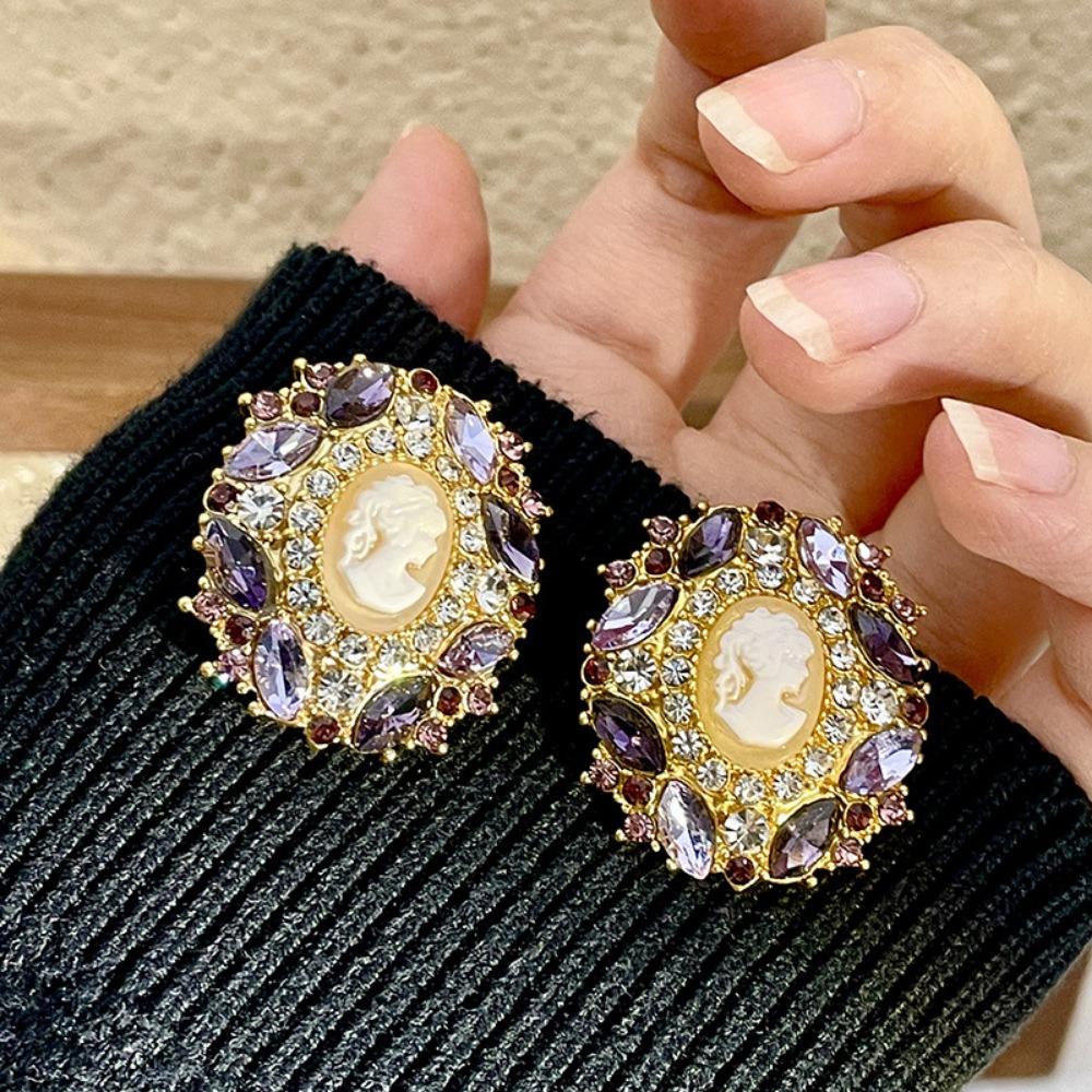 Medieval Earrings Palace Style Queen's Head Flashing Zirconium Earrings Retro Oval Earrings