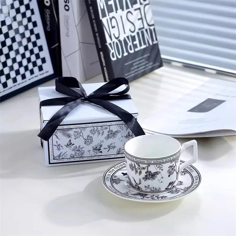 Vintage Elegant Ceramic Mug Floral Bird Pattern Coffee Cup and Saucer Afternoon Tea Cup Dessert Tray Exquisite Gift Water Cup