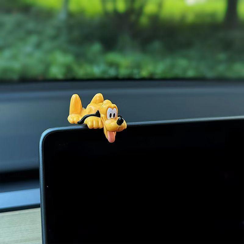 

MINISO Милі прикраси для автомобіля з Міккі та Дональдом Даком | Аксесуари для релаксації в автомобілі | Міні-фігурки для панелі приладів та монітора для жінок