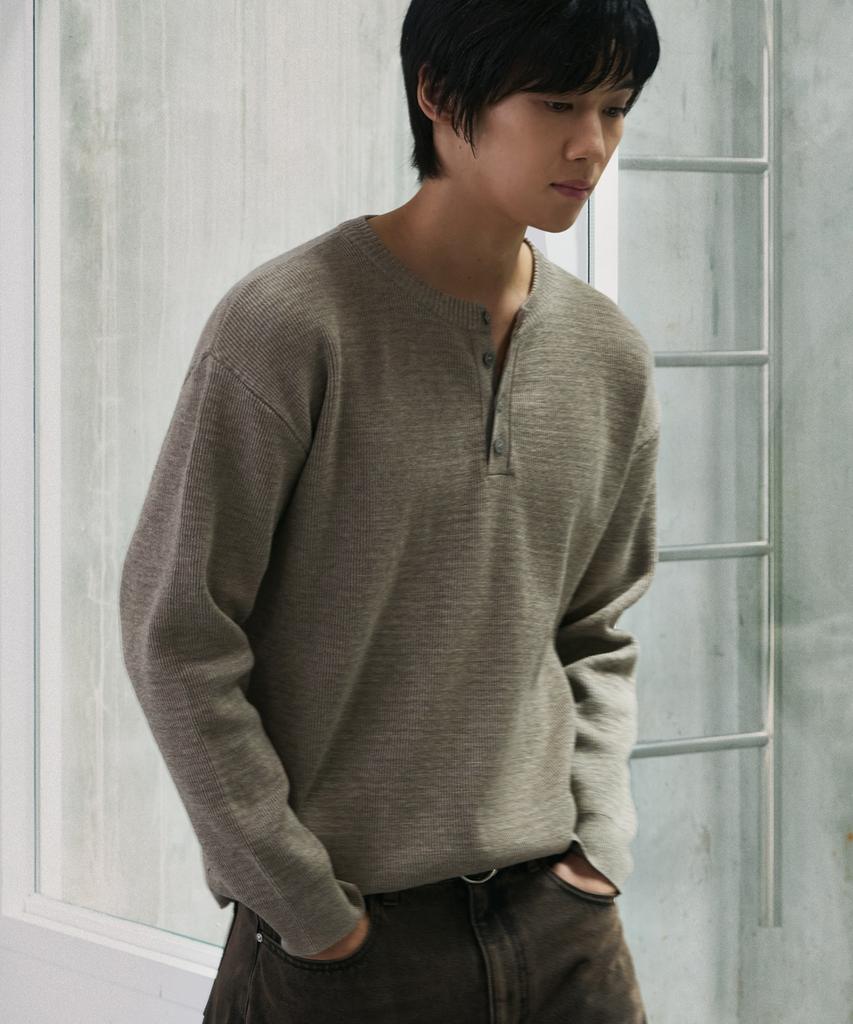 NODU Drain Henley Neck Knit [Beige]