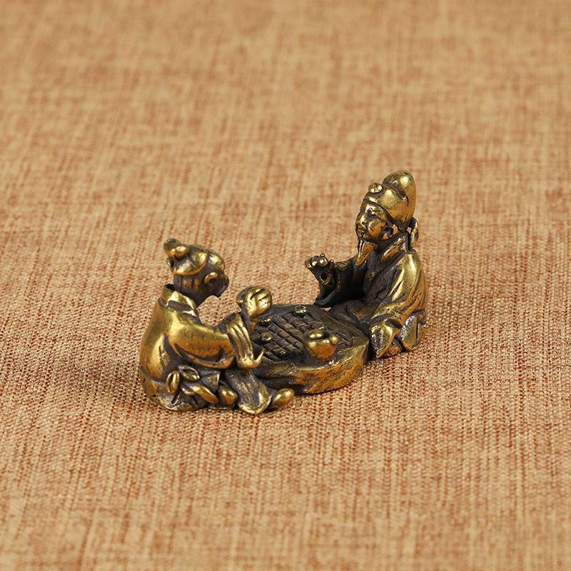 Antikes Messing Alter Mann Schach spielend Kalligraphie Malerei Miniaturfiguren Teetisch Dekoration Kunsthandwerk Zubehör Reines Kupfer