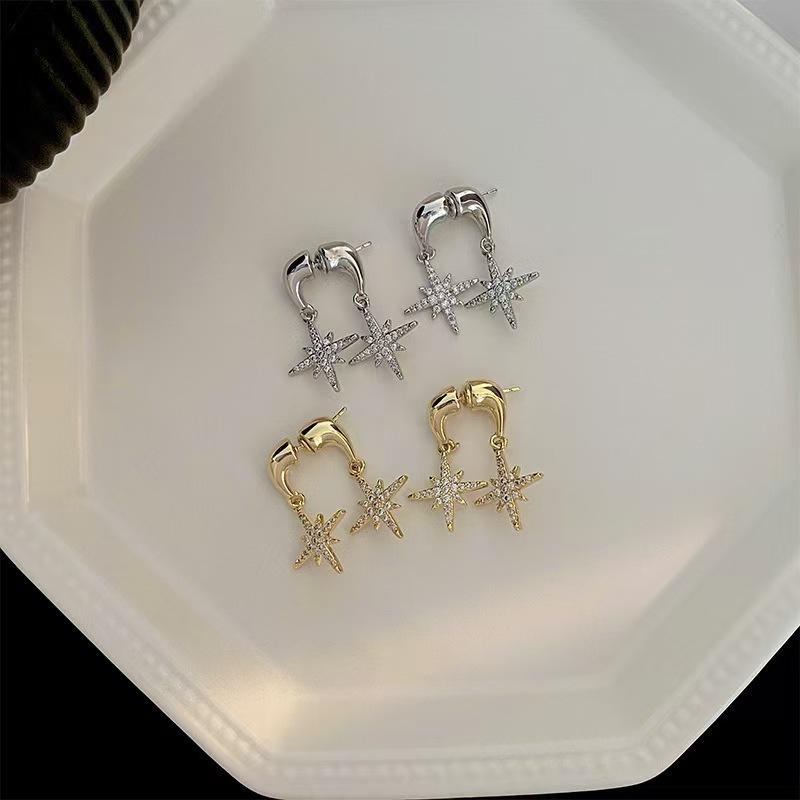 A Pair of Two-wear Zircon Star Earrings, Elegant and Fashionable, Unique Design, Simple and Versatile, High-end Earrings for Women