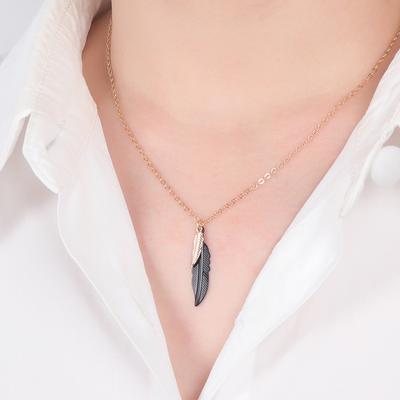 Leaf Feather Necklace Niche Design Light Luxury Clavicle Chain Commuting Simple Versatile Sweater Chain
