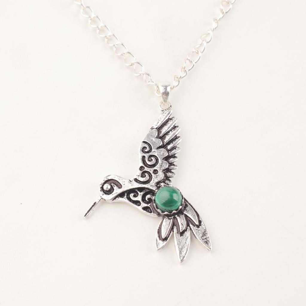 Naturlig malakit ädelsten 925 sterlingsilversmycken August stenhänge 4,5 cm CP-20-24