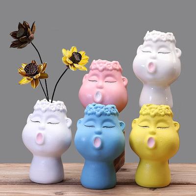 Kreativní váza soška chlapce keramická hydroponická váza dekorace ze sušených květin aranžování květin domácí dekorace umělecká ozdoba do obývacího pokoje