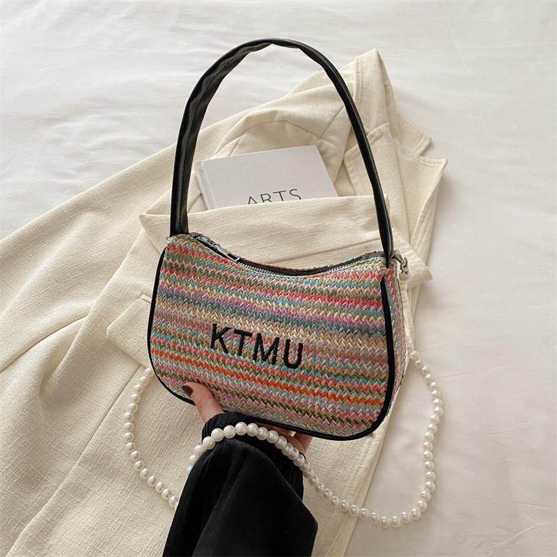

Modern Minimalist Woven Handbag With Unique Design For Everyday Use чорний