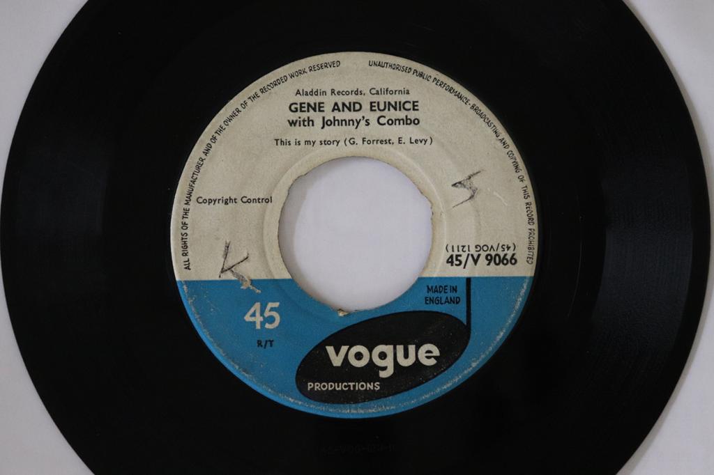 7inch Record GENE & EUNICE, JOHNNY'S COMBO - This Is My Story / Move It Over Bab 45V9066 Vogue Productio 1957 UK Rock Used