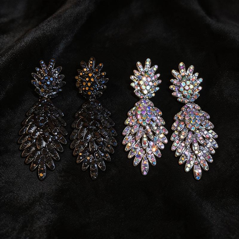 Silver Needle Rhinestone Flower Stud Earrings - Light Luxury Retro Court Style for Women