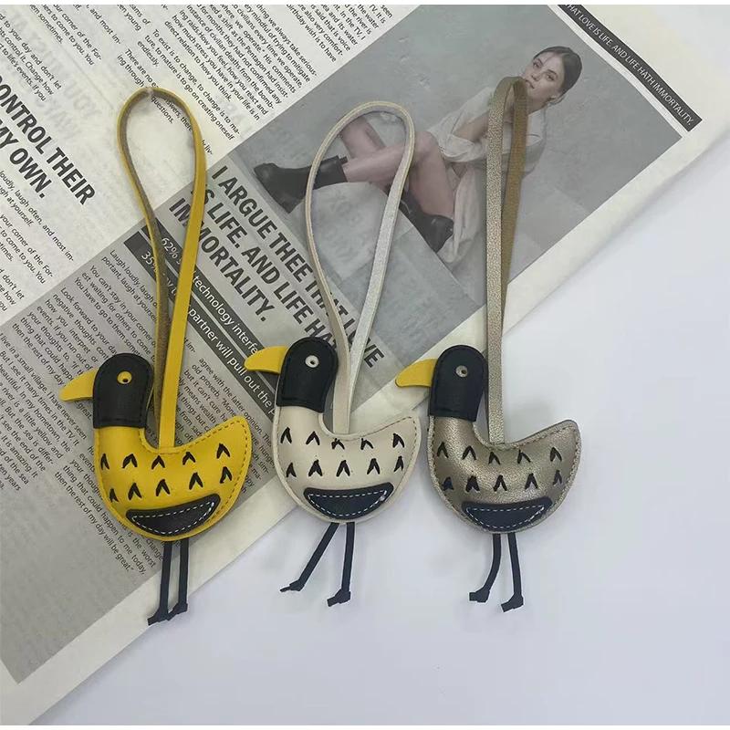 Creative Dazed Duck Bag Pendant Fashion Brand Design Cartoon Trendy Keychains Exquisite Versatile High-quality Suitcase Pendants