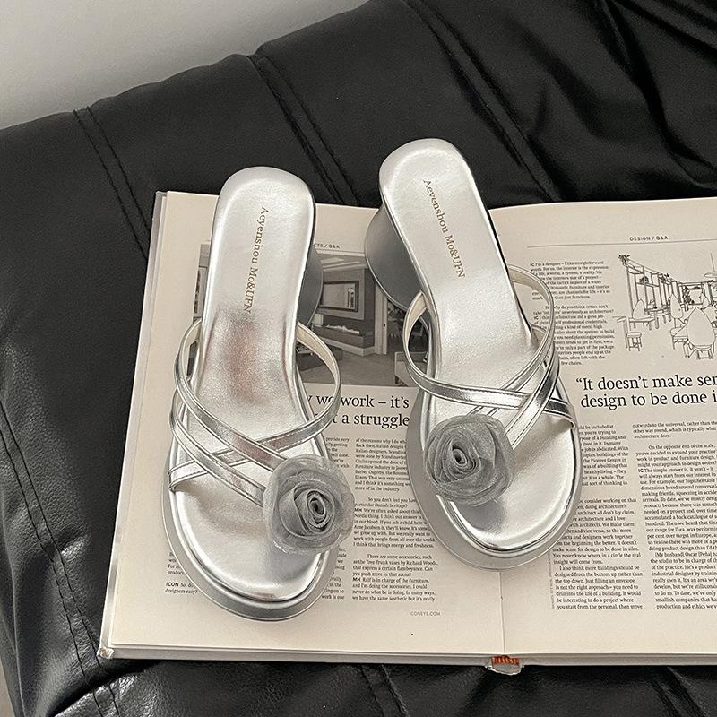 Fashion flower pearl toe cool slippers women's summer new temperament celebrity one word muffin bottom slope slippers