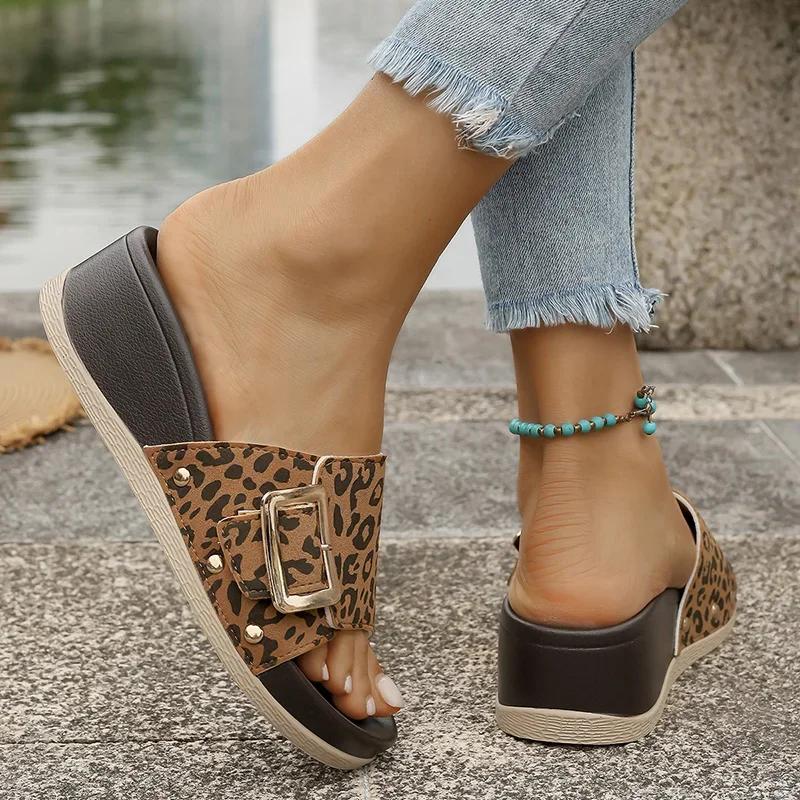 Fashion Vintage Leopard Thick Bottom Slippers Women Summer Casual Buckle Open Toe Sandals Female Plus Size Non Slip Wedge Slides Mujer