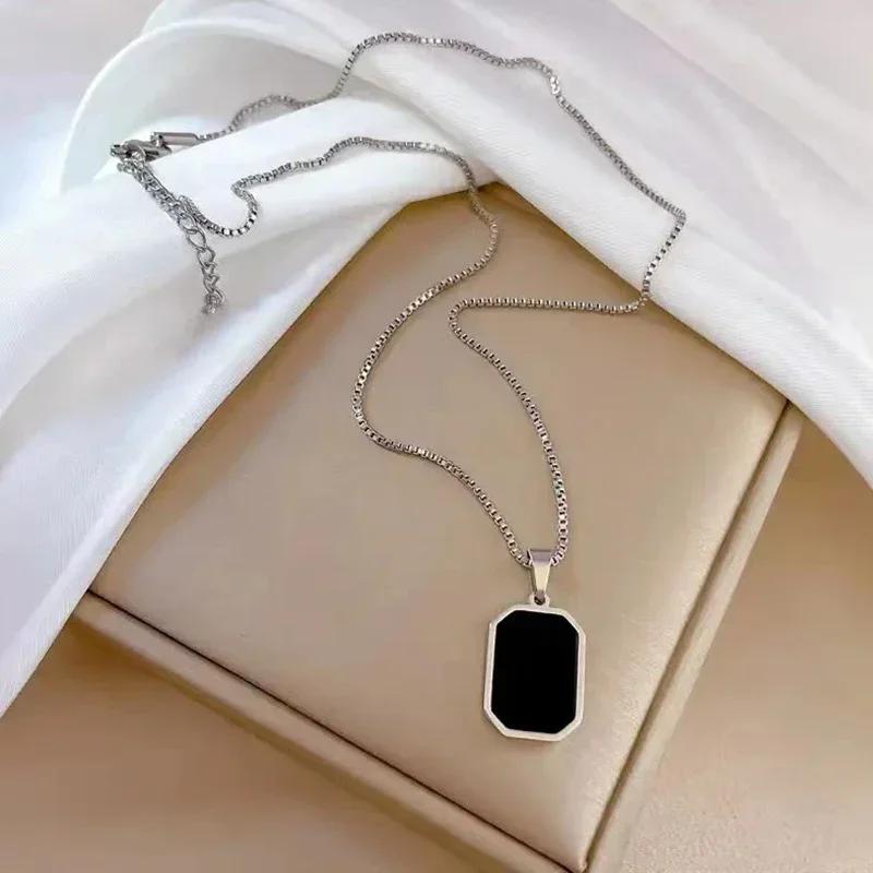 

New Stylish Gold Color Geometric Square Necklaces for Women Men Black Enamel Rectangle Pendant Necklace Punk Party Jewelry Gift срібний