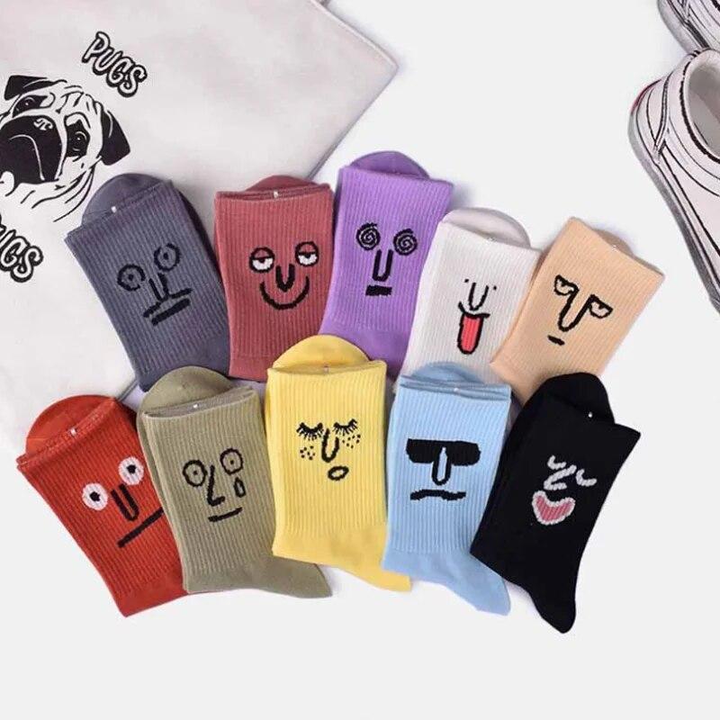 2026 Neue Herrensocken Baumwolle Lustiges Ausdrucksmuster Unisex Mittelhohe Socken Harajuku Hip Hop Streetwear Laufen Radfahren Skateboard
