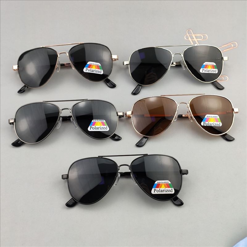 Children's metal-framed sunglasses, stylish and cool for boys39Trendy polarized aviator sunglasses for kids