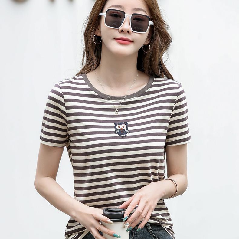 Letnia damska koszulka z krótkim rękawem i okrągłym dekoltem zapinana na zamek