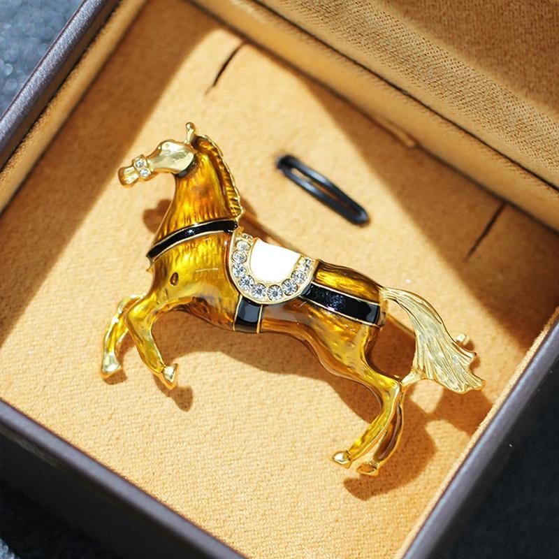 1Pc Cloth Decoration Exquisite Vintage Gift Horse Brooch Vintage Diamond Inlaid Zinc Alloy