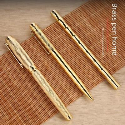 Penna a sfera Signature in ottone puro: elegante regalo di lavoro e di laurea, ideale per studenti e professionisti.