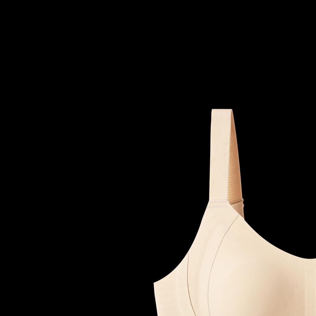 Traceless, light and comfortable, anti-sagging, pull rabbit ear cup, soft support on the side, breathable bra
