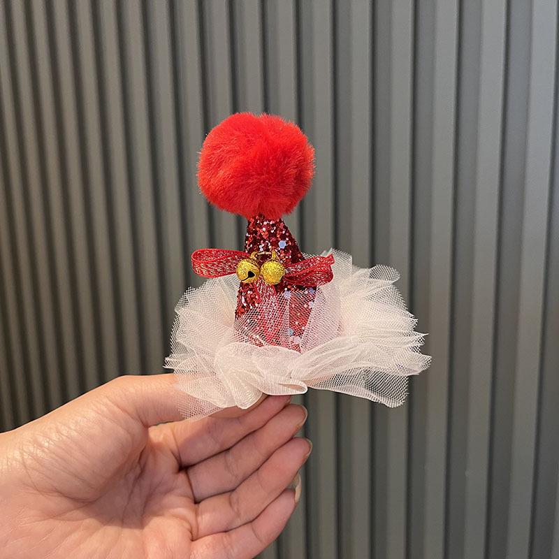 Clipsuri de păr cu pălărie de Crăciun: Accesorii roșii drăguțe pentru fete