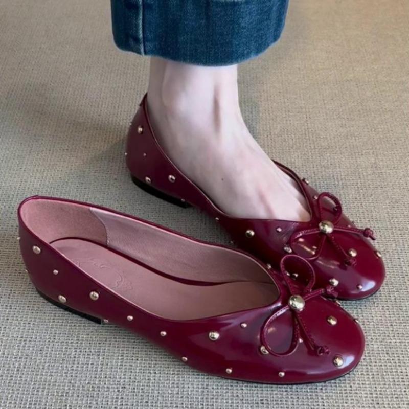 Spring New Flat Shoes Women Round Head Shallow Mouth Patent Leather Butterfly Knot Rivet Set Foot Soft Sole Single Shoes